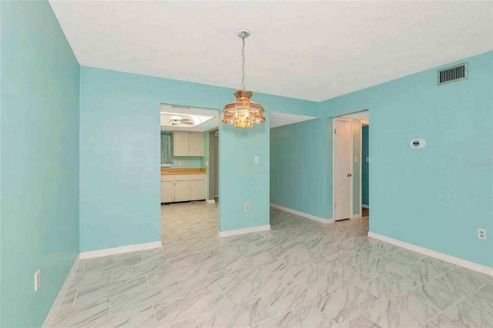 Building Photo - 3072 Lake Bayshore Dr