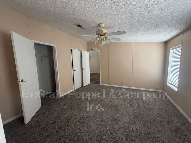 Building Photo - 12703 Lovers Ln