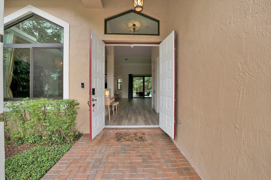 Building Photo - 5718 NW 50th Dr