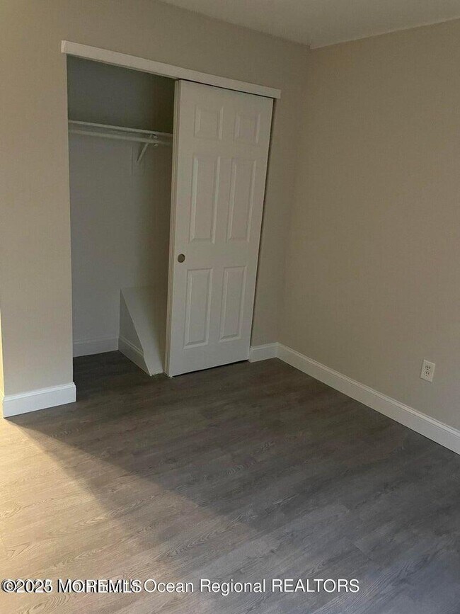 Building Photo - 1 Amherst Ct