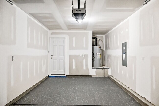 Building Photo - 705 Conductor Ct