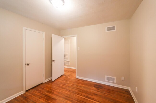 Building Photo - 1756 Dorrie Ln