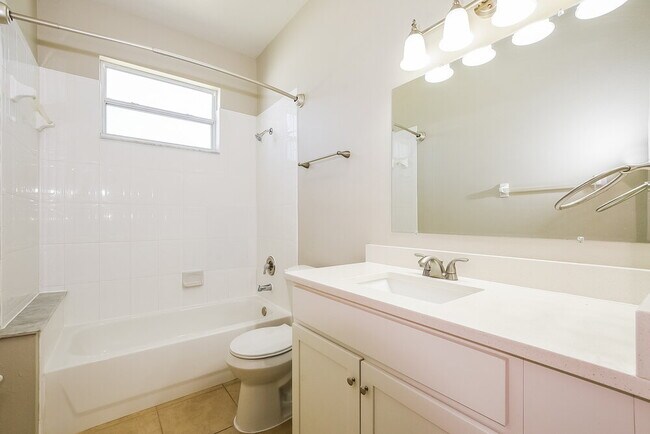 Building Photo - 2701 Andes Way