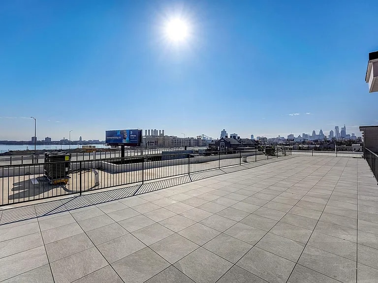 Building Photo - 1112 E Berks St