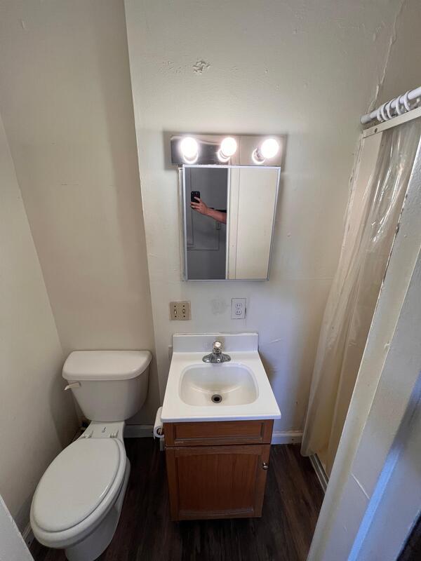 Building Photo - 632 Howard Pl