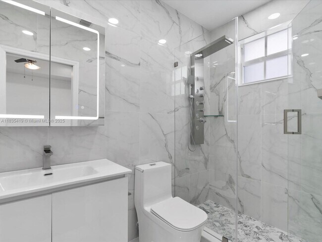 Building Photo - 15568 SW 39th St