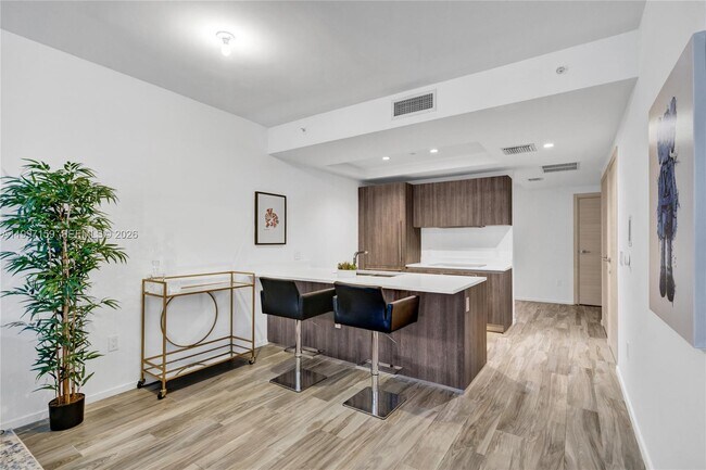 Building Photo - 801 S Miami Ave