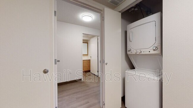 Building Photo - 7000 Hawaii Kai Dr