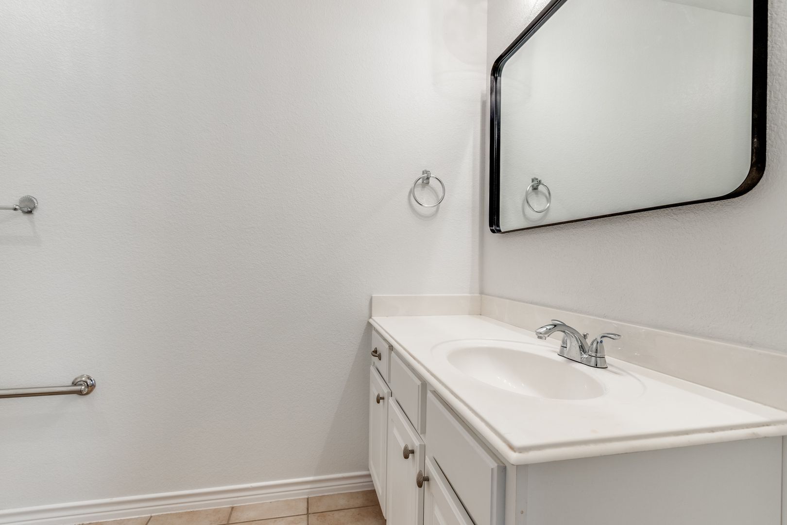 Building Photo - 9440 Park Garden Dr