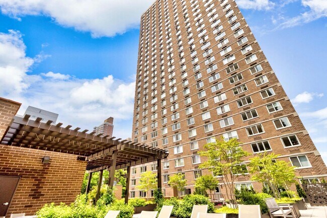 Building Photo - 345 E 93rd St