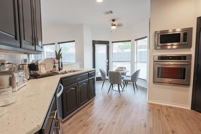 Building Photo - 994 Regency Dr