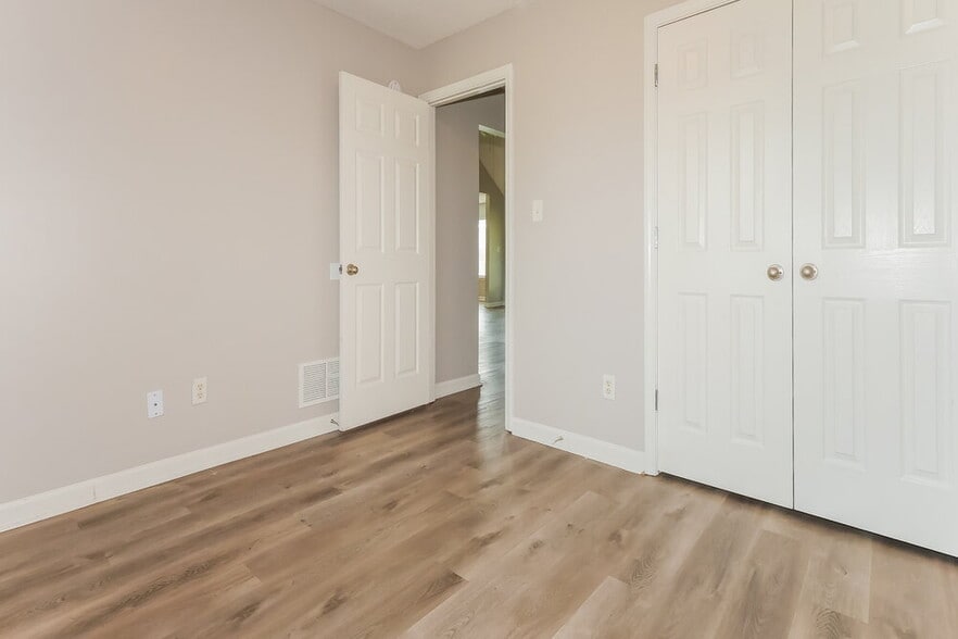 Building Photo - 5520 Amanda Belle