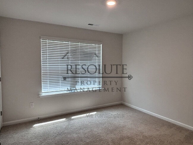Building Photo - 8550 Beckett Chase Wy
