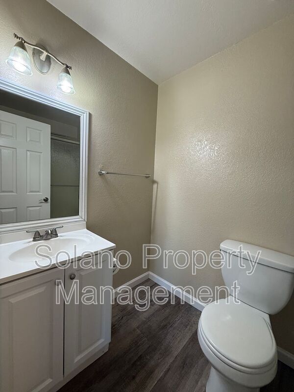 Building Photo - 905 Pintail Dr