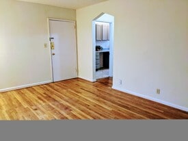 Building Photo - 5947 Belmont Ave