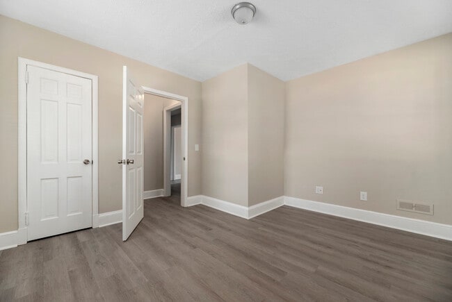 Building Photo - 804 Townsend Ave