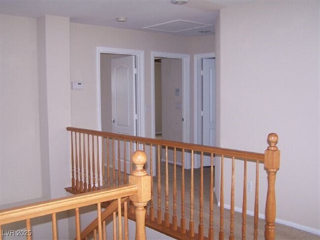 Building Photo - 283 Maddelena Ave