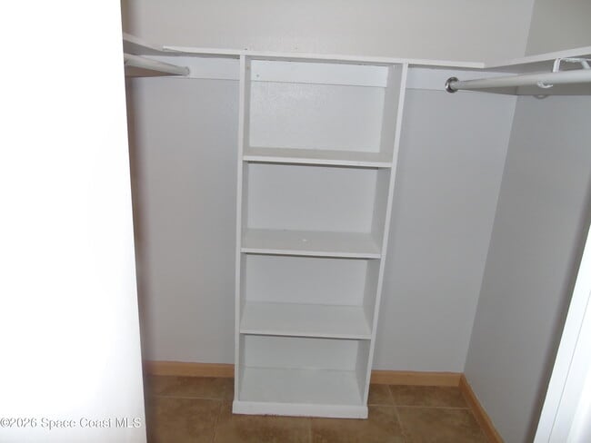 Building Photo - 450 Roosevelt Ave