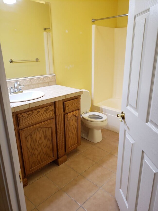 Building Photo - HOUSE