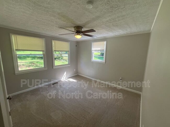 Building Photo - 3515 Julia Ct