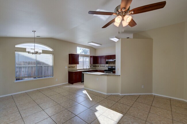 Building Photo - 5654 Violet Ave