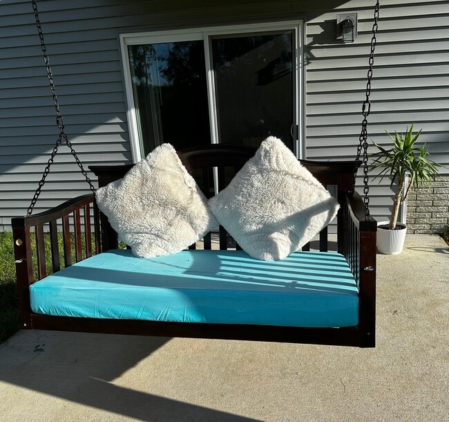 Building Photo - 1304 Legend Dr