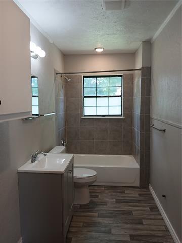 Building Photo - 435 Avenue G