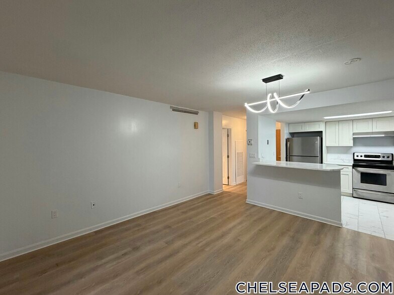 Building Photo - 165 Cottage St