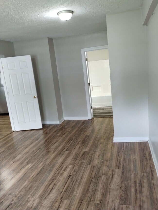 Building Photo - 820 State Rd S-38-225