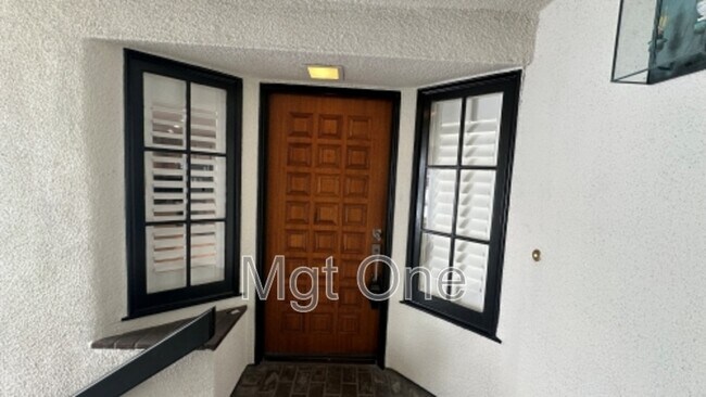 Building Photo - 819 W 15th St