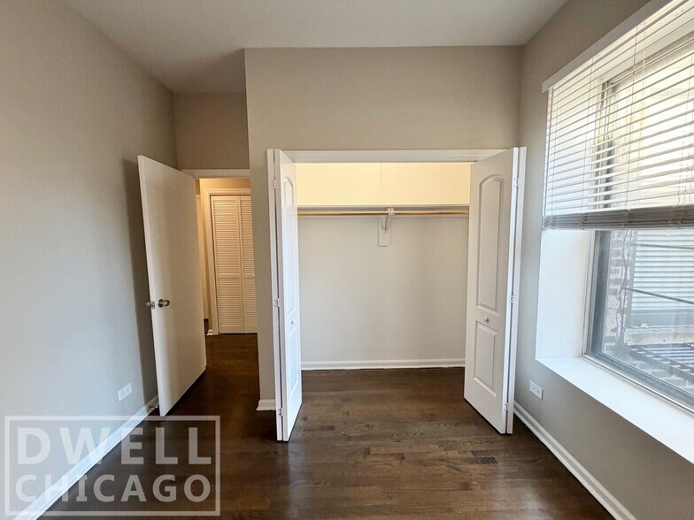 Building Photo - 3433 N Elaine Pl