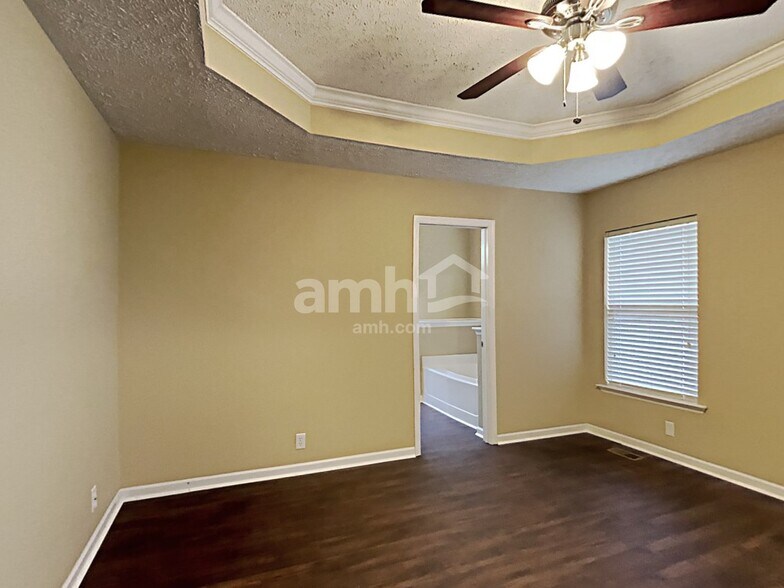 Building Photo - 1642 Zurich Dr