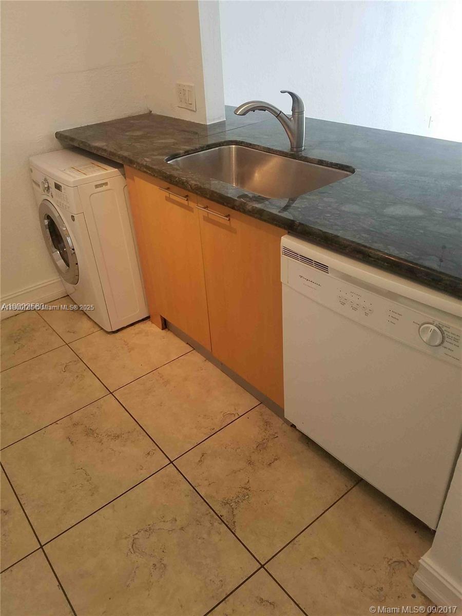 Building Photo - 677 NE 24th St