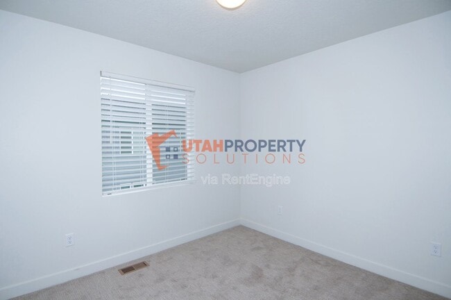 Building Photo - 963 W 540 S