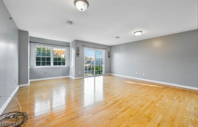 Building Photo - 21-23 Norfolk Street Unit