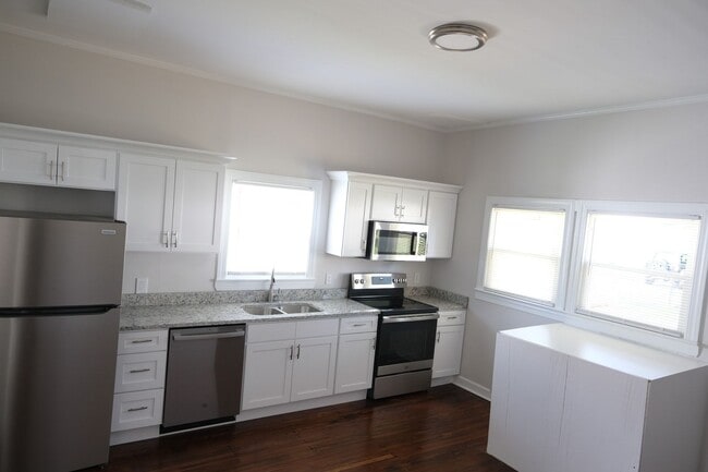 Building Photo - 7 Welch St