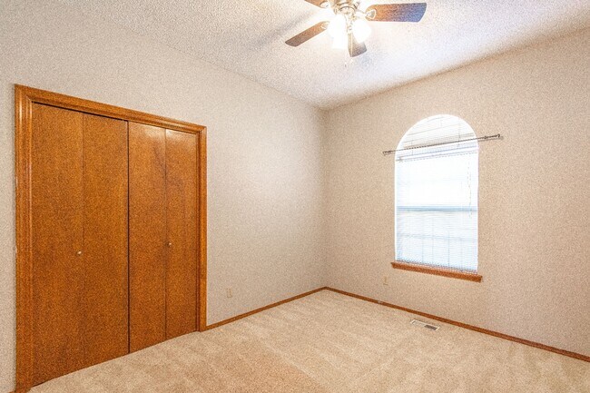 Building Photo - 8425 Timberwood Ln