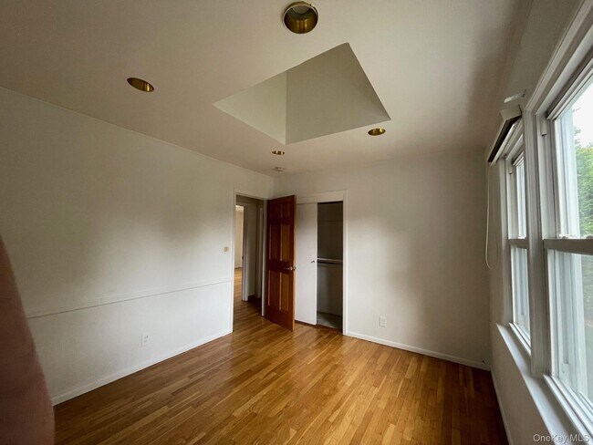 Building Photo - 66 Laron Dr