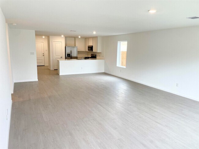 Building Photo - 6330 Breakaway Grv Dr