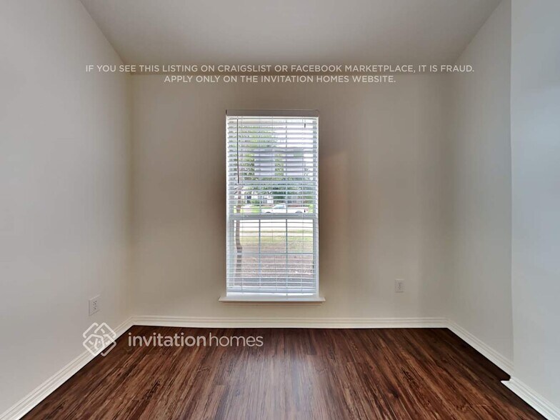 Building Photo - 8010 Munich Dr