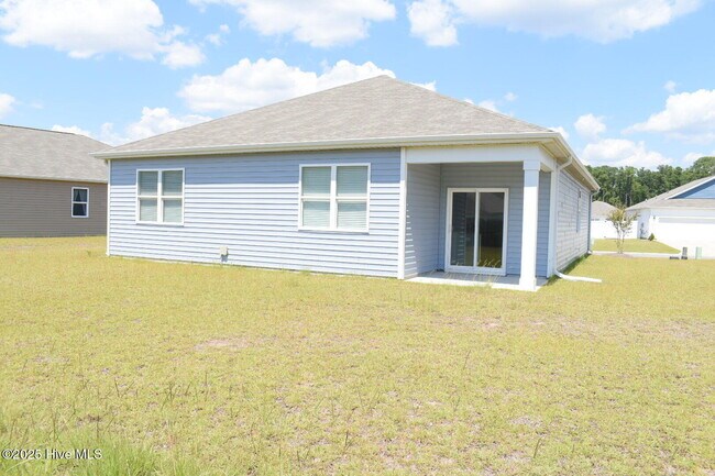 Building Photo - 832 Delta Ct
