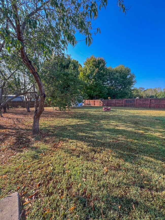 Building Photo - Beautiful Single-Family Home! Bonus Room, ...