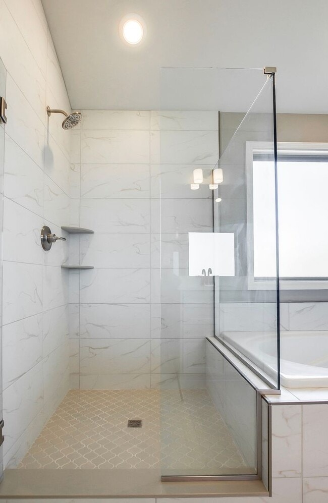 Building Photo - Gorgeous Newer Construction Home!
