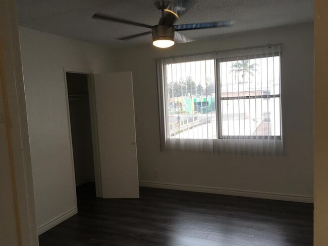 Building Photo - 3844 Potomac Ave