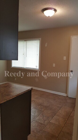 Building Photo - 4173 Cottonwood Rd
