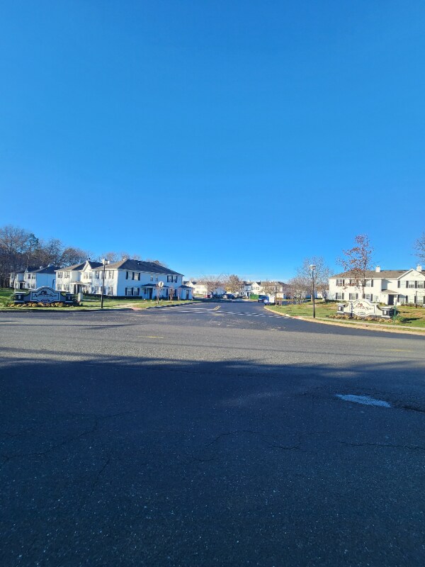 Building Photo - 46 N American Dr
