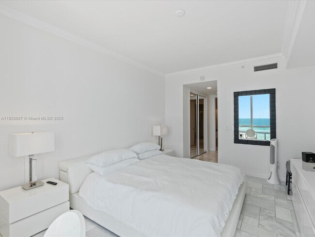 Building Photo - 18101 Collins Ave