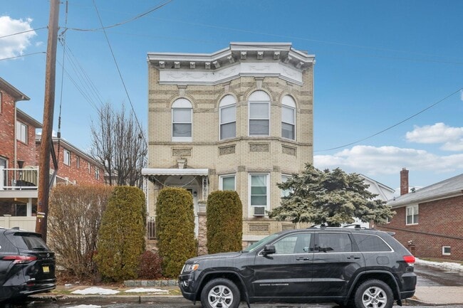 Building Photo - 239 Desoto Pl