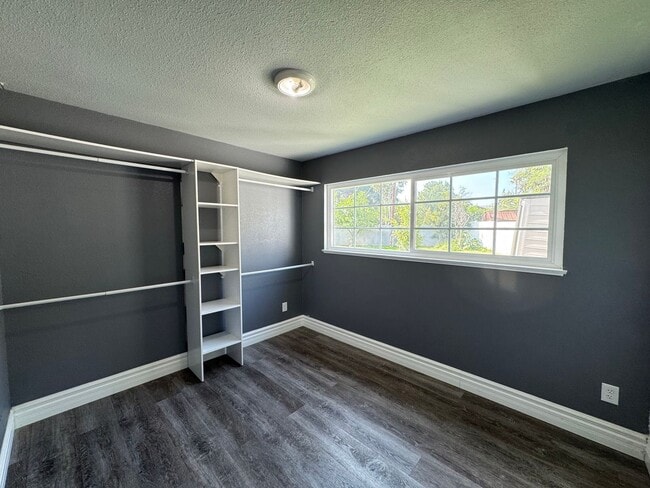 Building Photo - Beautiful 4Bd/2Ba Home w/Pool, Fully Fenced Large Backyard in Corona!