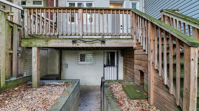 Building Photo - 1654 Gales St NE